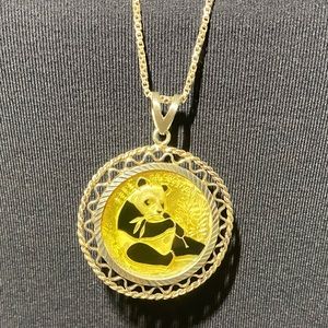 Sterling Silver Coin Pendant & Chain